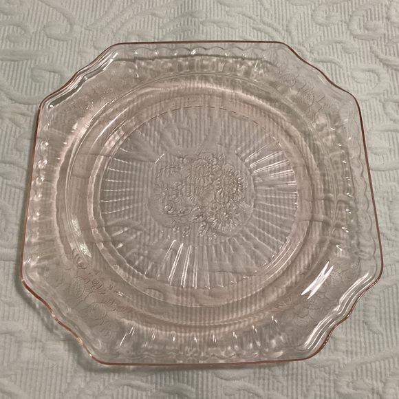3 Vintage Pink Depression Glass Plates - Picture 4 of 10